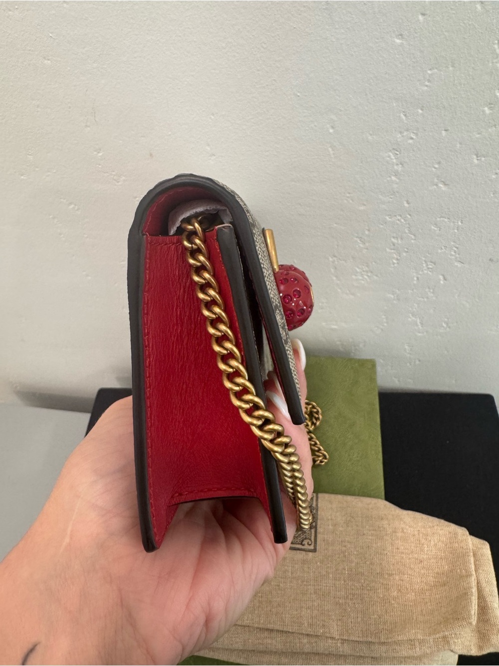 Gucci GG Supreme Cherry Crossbody Bag with box and dusty - Picture 4 of 6